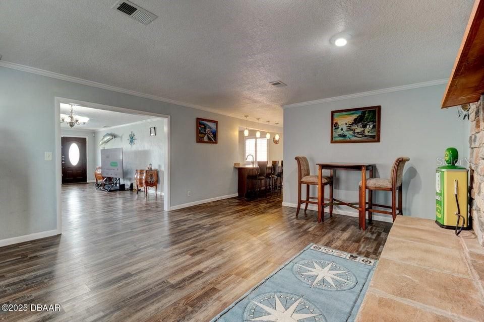 For Sale: $534,500 (3 beds, 2 baths, 1821 Square Feet)