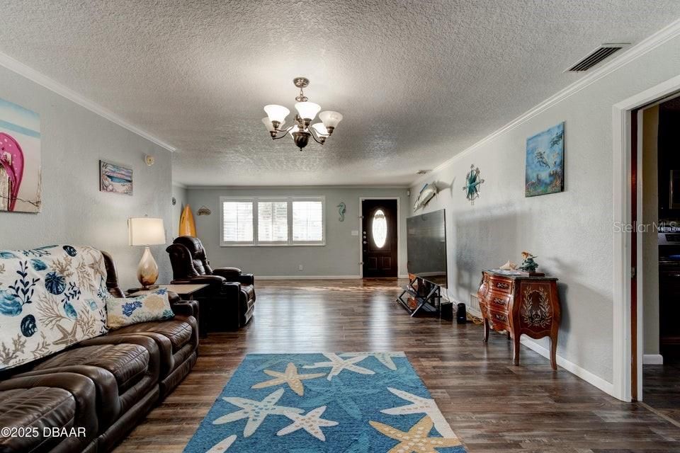 For Sale: $534,500 (3 beds, 2 baths, 1821 Square Feet)