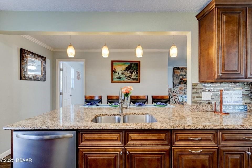 For Sale: $534,500 (3 beds, 2 baths, 1821 Square Feet)