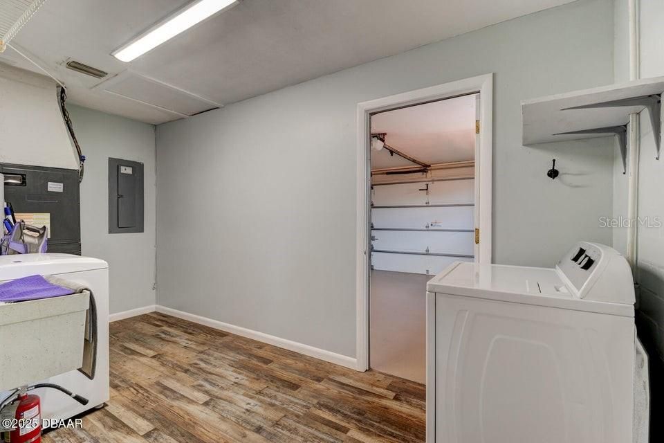 For Sale: $534,500 (3 beds, 2 baths, 1821 Square Feet)