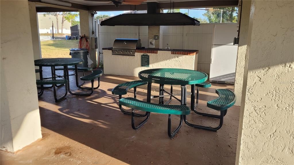 For Sale: $115,000 (2 beds, 2 baths, 915 Square Feet)