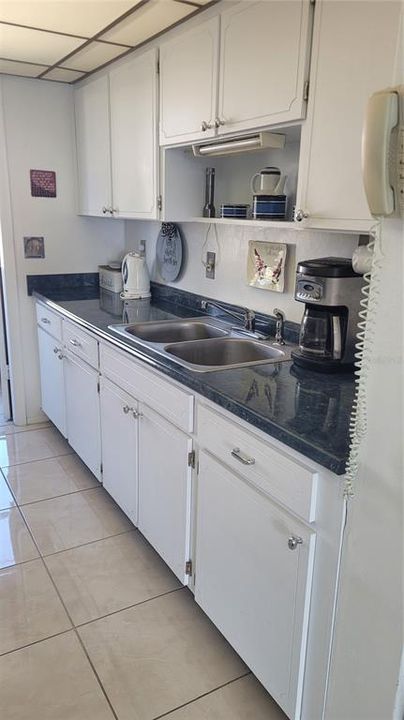 For Sale: $115,000 (2 beds, 2 baths, 915 Square Feet)