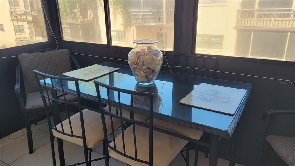 For Sale: $115,000 (2 beds, 2 baths, 915 Square Feet)