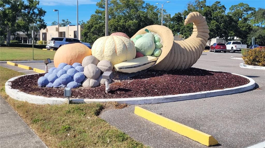 For Sale: $115,000 (2 beds, 2 baths, 915 Square Feet)