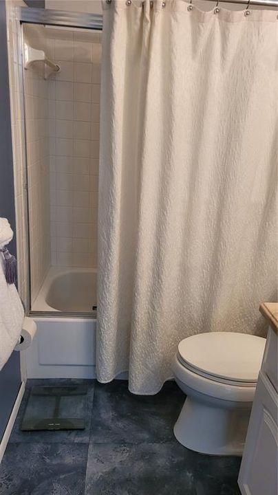 For Sale: $115,000 (2 beds, 2 baths, 915 Square Feet)