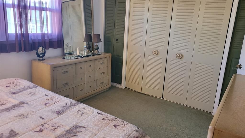 For Sale: $115,000 (2 beds, 2 baths, 915 Square Feet)