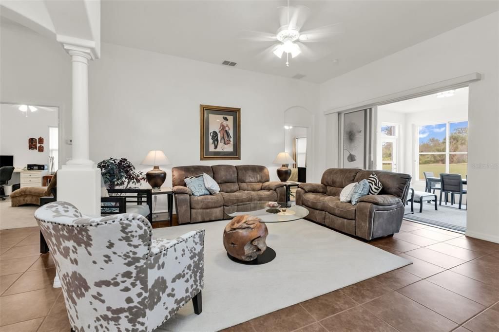 Active With Contract: $399,000 (2 beds, 2 baths, 1818 Square Feet)