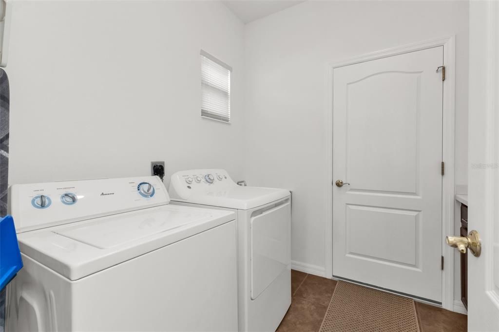 Active With Contract: $399,000 (2 beds, 2 baths, 1818 Square Feet)