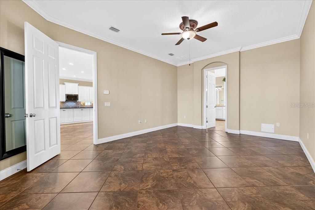 На продажу: $529,900 (2 спален, 2 ванн, 1923 Квадратных фут)