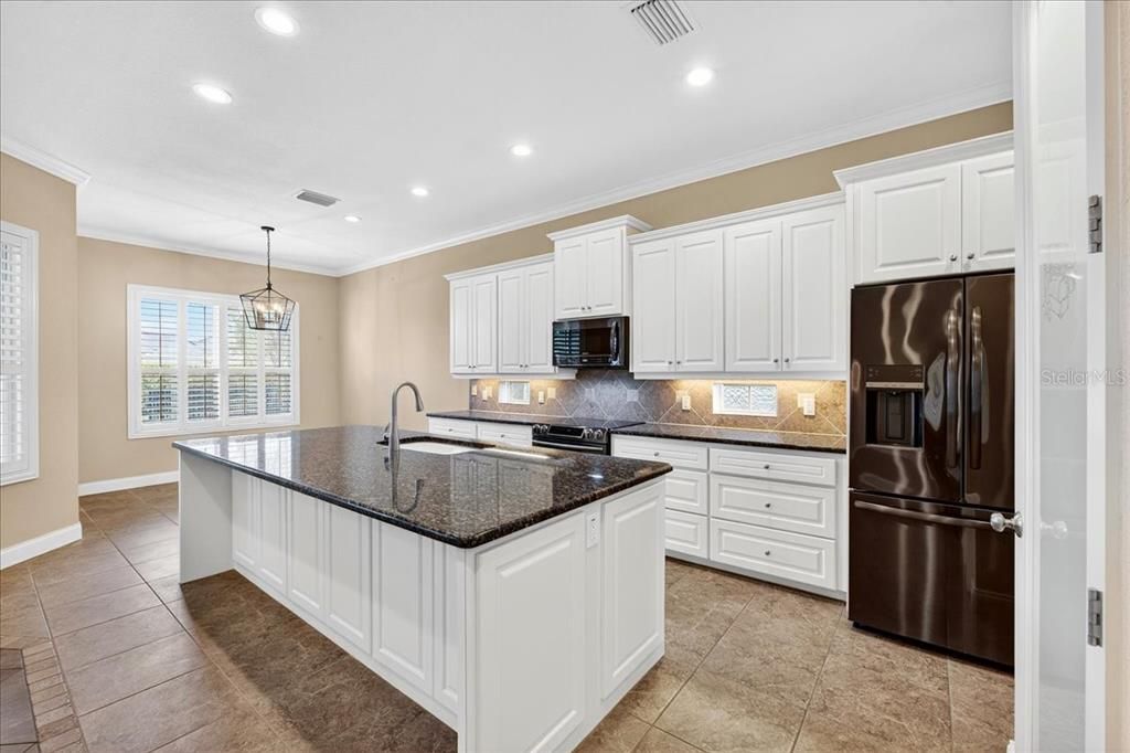 На продажу: $529,900 (2 спален, 2 ванн, 1923 Квадратных фут)