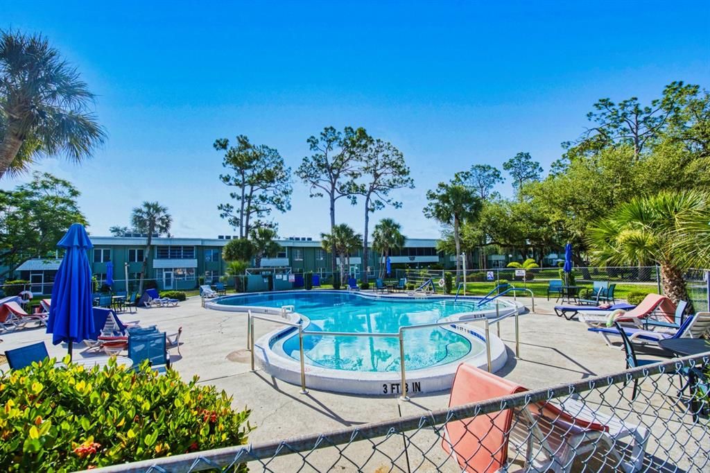 For Sale: $105,900 (2 beds, 2 baths, 919 Square Feet)