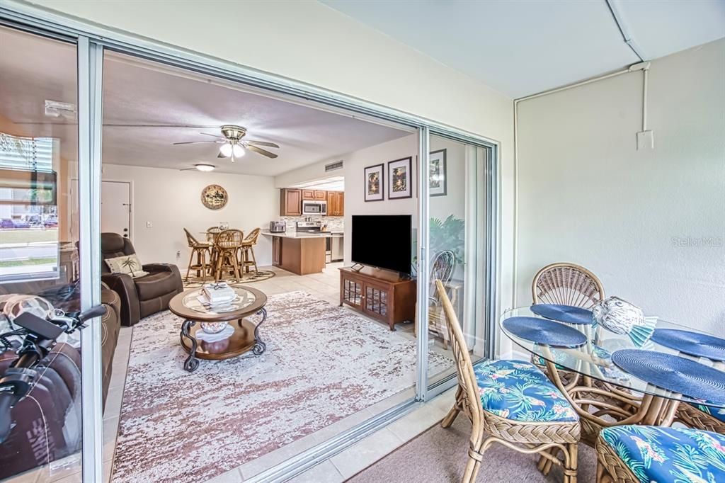 For Sale: $105,900 (2 beds, 2 baths, 919 Square Feet)