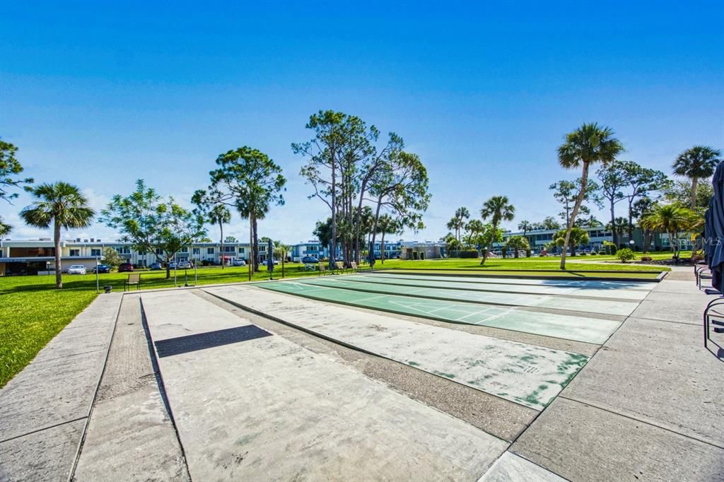 For Sale: $105,900 (2 beds, 2 baths, 919 Square Feet)