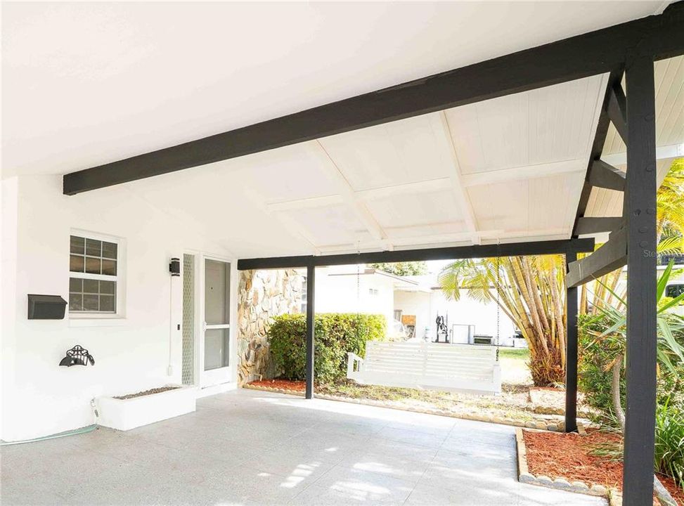 合同活跃: $334,500 (3 贝兹, 2 浴室, 966 平方英尺)