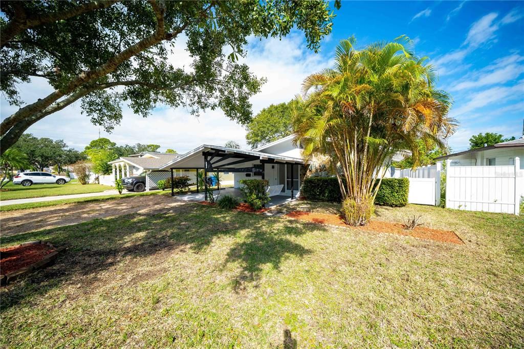 合同活跃: $334,500 (3 贝兹, 2 浴室, 966 平方英尺)