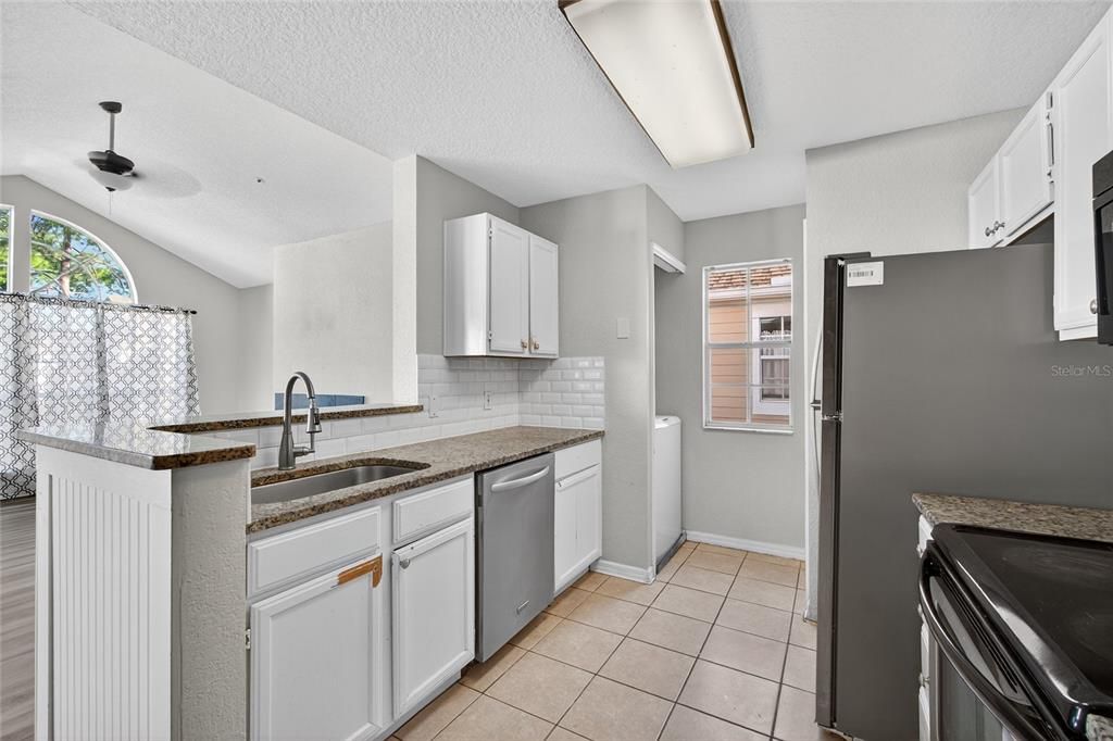 Activo con contrato: $175,000 (2 camas, 2 baños, 1130 Pies cuadrados)