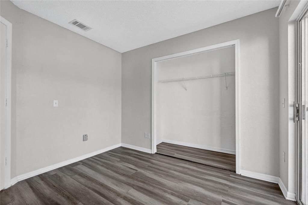 Activo con contrato: $175,000 (2 camas, 2 baños, 1130 Pies cuadrados)