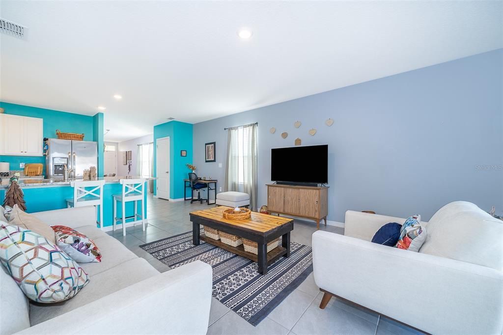 Active With Contract: $364,990 (3 beds, 2 baths, 1501 Square Feet)