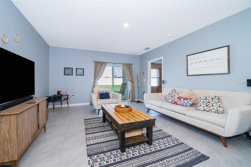 Active With Contract: $364,990 (3 beds, 2 baths, 1501 Square Feet)