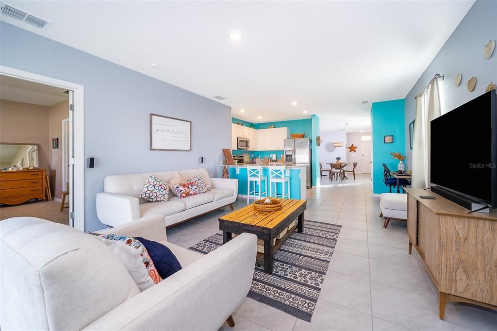 Active With Contract: $364,990 (3 beds, 2 baths, 1501 Square Feet)