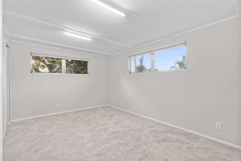 待售: $450,000 (4 贝兹, 2 浴室, 1452 平方英尺)