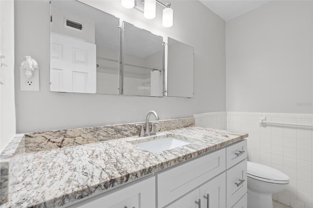 待售: $450,000 (4 贝兹, 2 浴室, 1452 平方英尺)