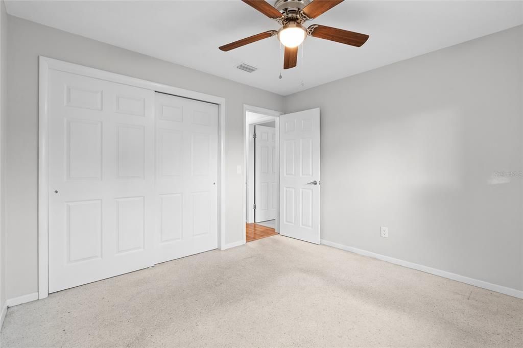 待售: $450,000 (4 贝兹, 2 浴室, 1452 平方英尺)