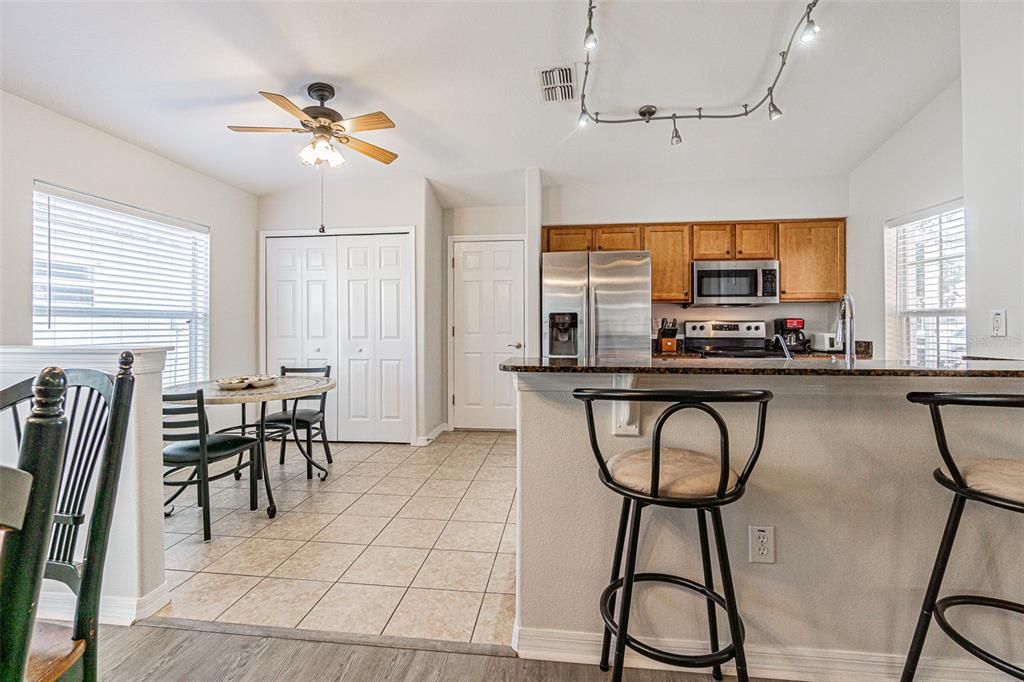 En Venta: $304,900 (3 camas, 2 baños, 1390 Pies cuadrados)