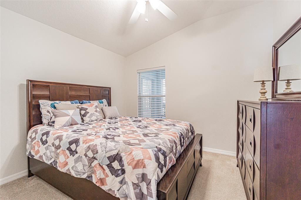 En Venta: $304,900 (3 camas, 2 baños, 1390 Pies cuadrados)