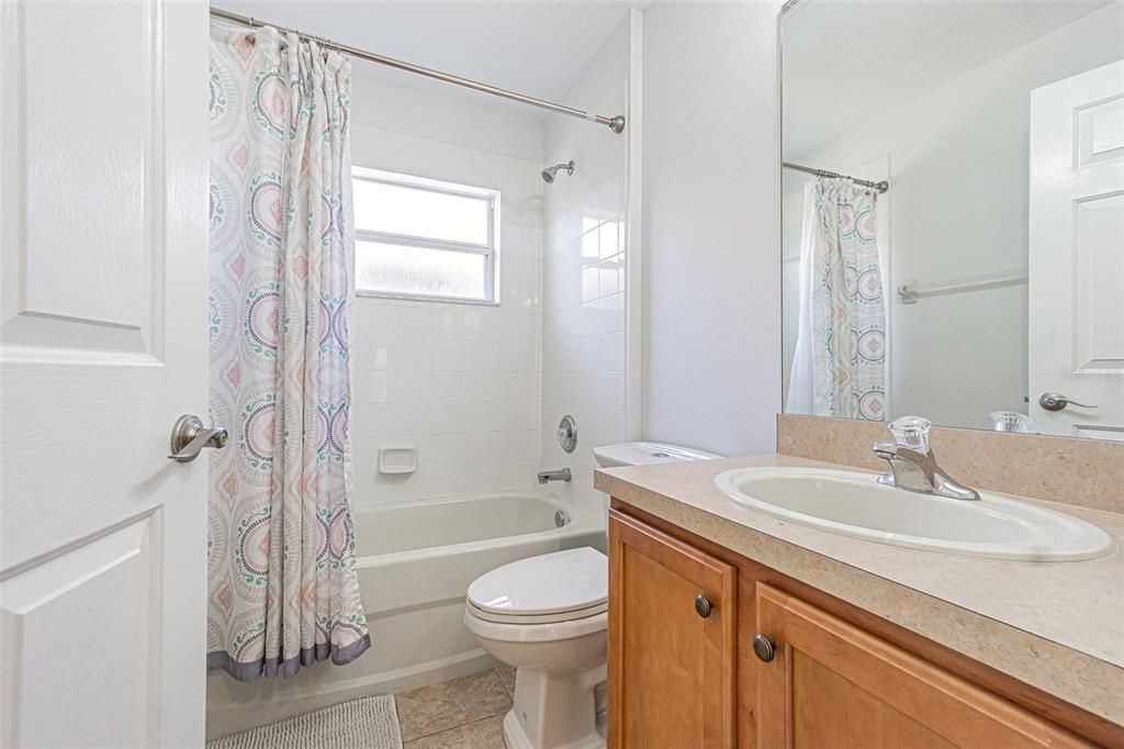 En Venta: $304,900 (3 camas, 2 baños, 1390 Pies cuadrados)