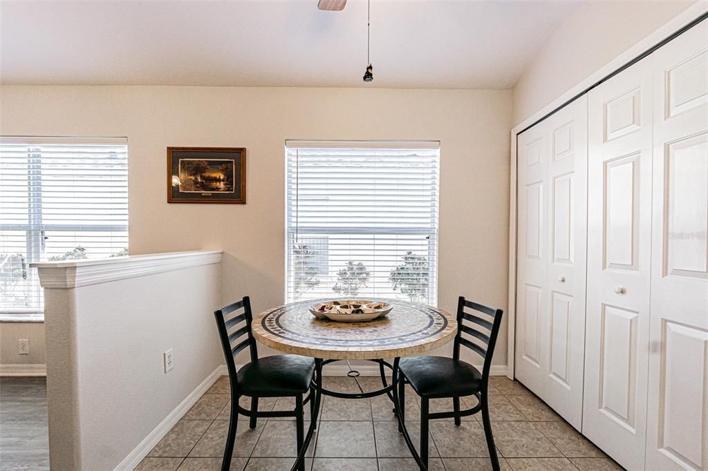 En Venta: $304,900 (3 camas, 2 baños, 1390 Pies cuadrados)