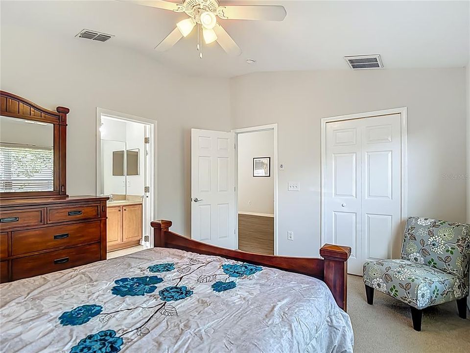 En Venta: $304,900 (3 camas, 2 baños, 1390 Pies cuadrados)