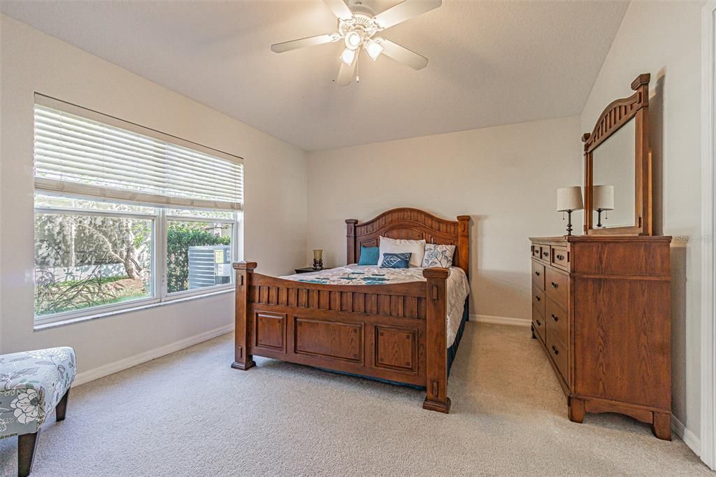 En Venta: $304,900 (3 camas, 2 baños, 1390 Pies cuadrados)