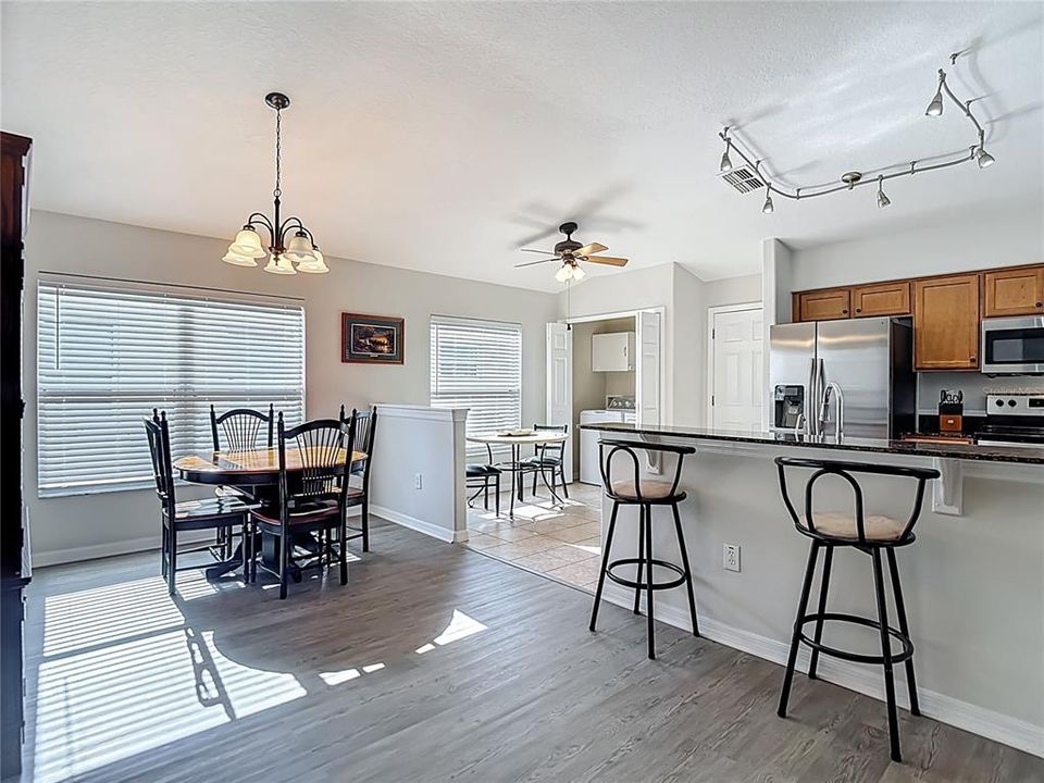 En Venta: $304,900 (3 camas, 2 baños, 1390 Pies cuadrados)