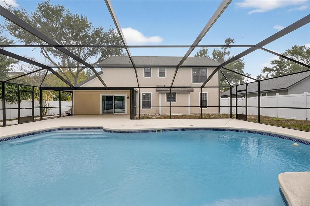 出租: $3,200 (4 贝兹, 2 浴室, 2074 平方英尺)