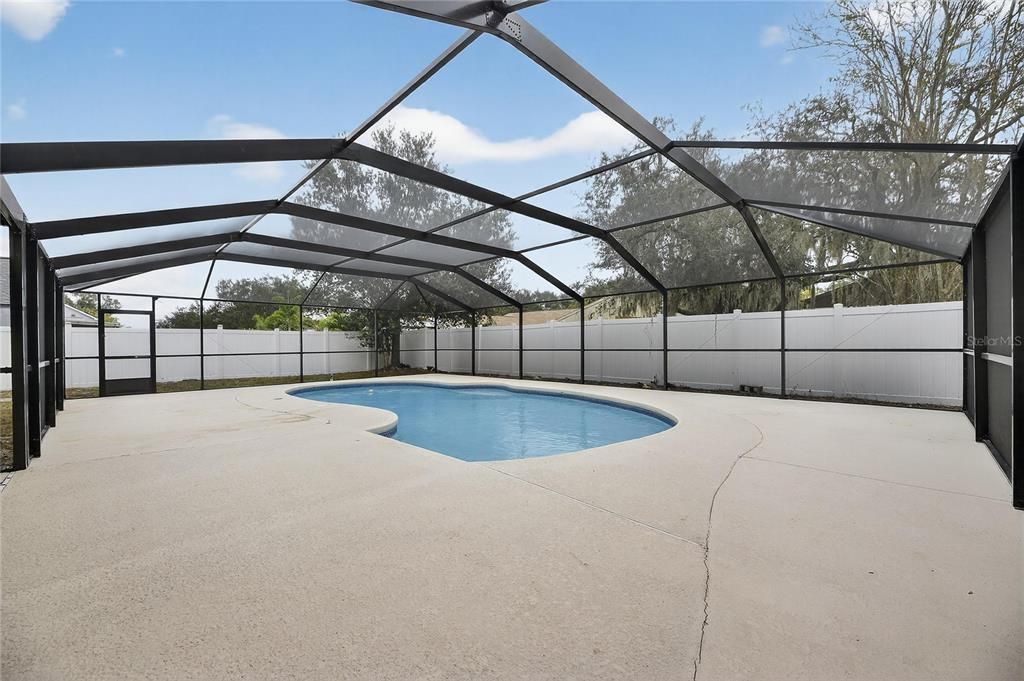 出租: $3,200 (4 贝兹, 2 浴室, 2074 平方英尺)