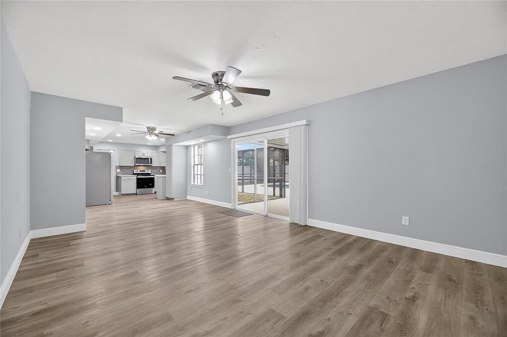 出租: $3,200 (4 贝兹, 2 浴室, 2074 平方英尺)