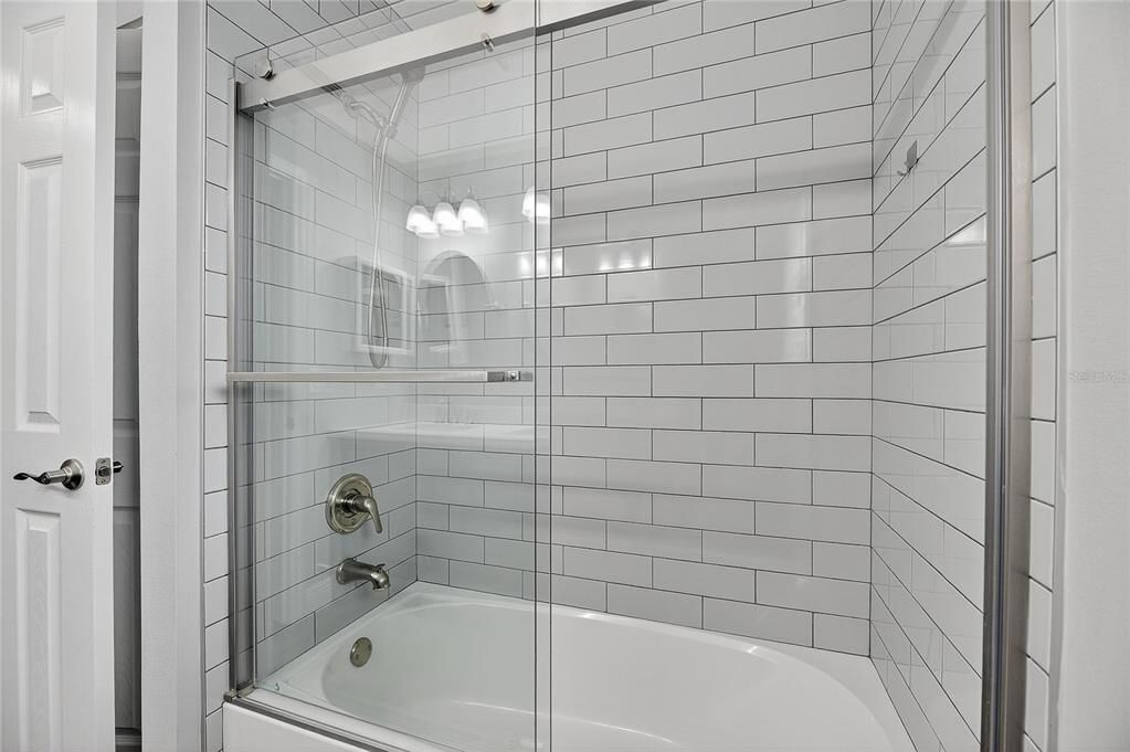 出租: $3,200 (4 贝兹, 2 浴室, 2074 平方英尺)