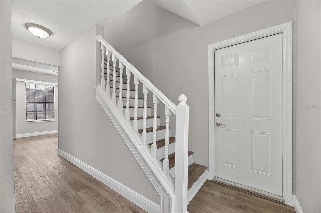 出租: $3,200 (4 贝兹, 2 浴室, 2074 平方英尺)