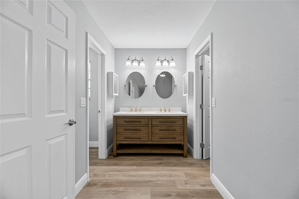 出租: $3,200 (4 贝兹, 2 浴室, 2074 平方英尺)