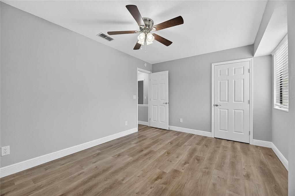 出租: $3,200 (4 贝兹, 2 浴室, 2074 平方英尺)