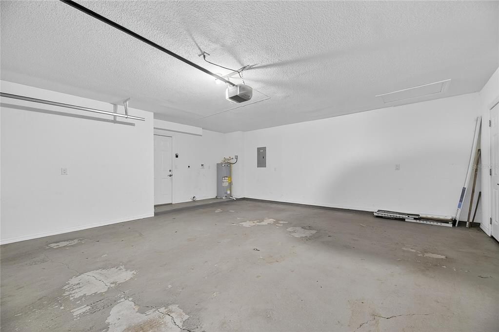 出租: $3,200 (4 贝兹, 2 浴室, 2074 平方英尺)