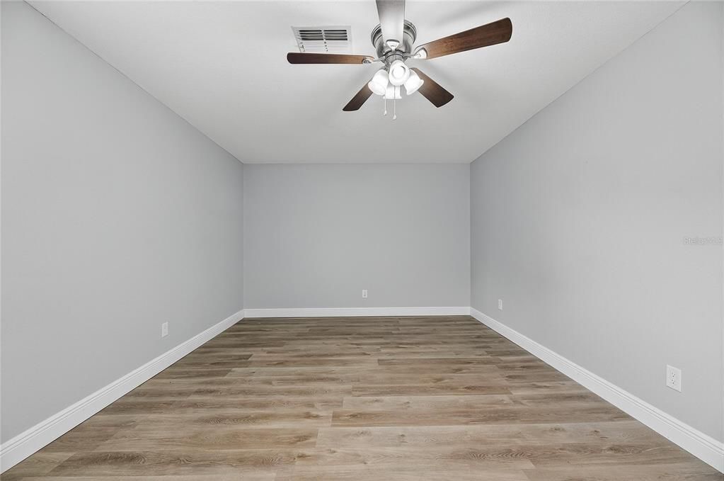 出租: $3,200 (4 贝兹, 2 浴室, 2074 平方英尺)