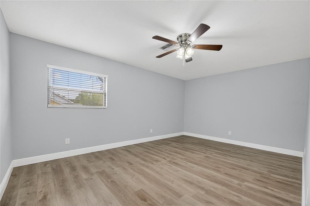 出租: $3,200 (4 贝兹, 2 浴室, 2074 平方英尺)