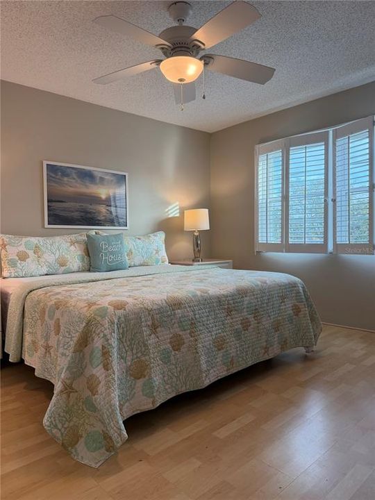 Active With Contract: $110,000 (2 beds, 2 baths, 902 Square Feet)