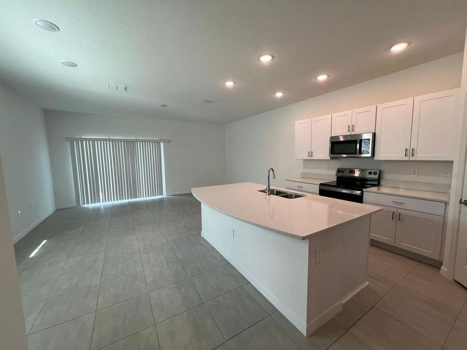 For Rent: $2,100 (3 beds, 2 baths, 1616 Square Feet)