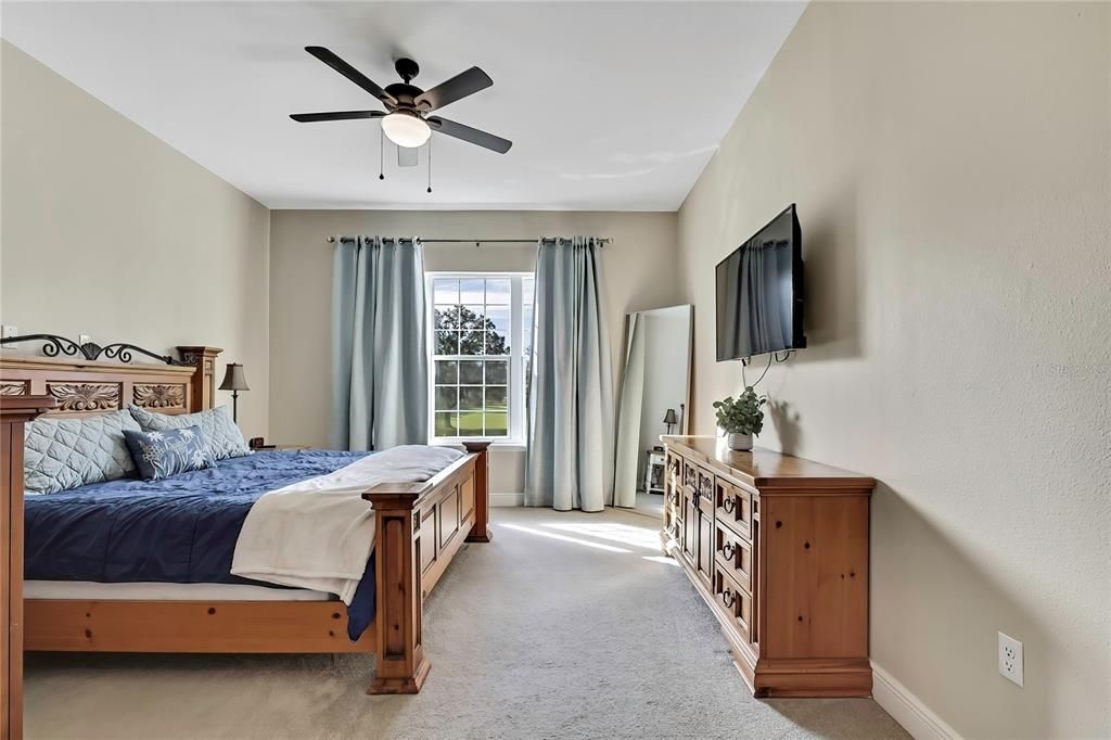 For Sale: $999,999 (4 beds, 3 baths, 2616 Square Feet)