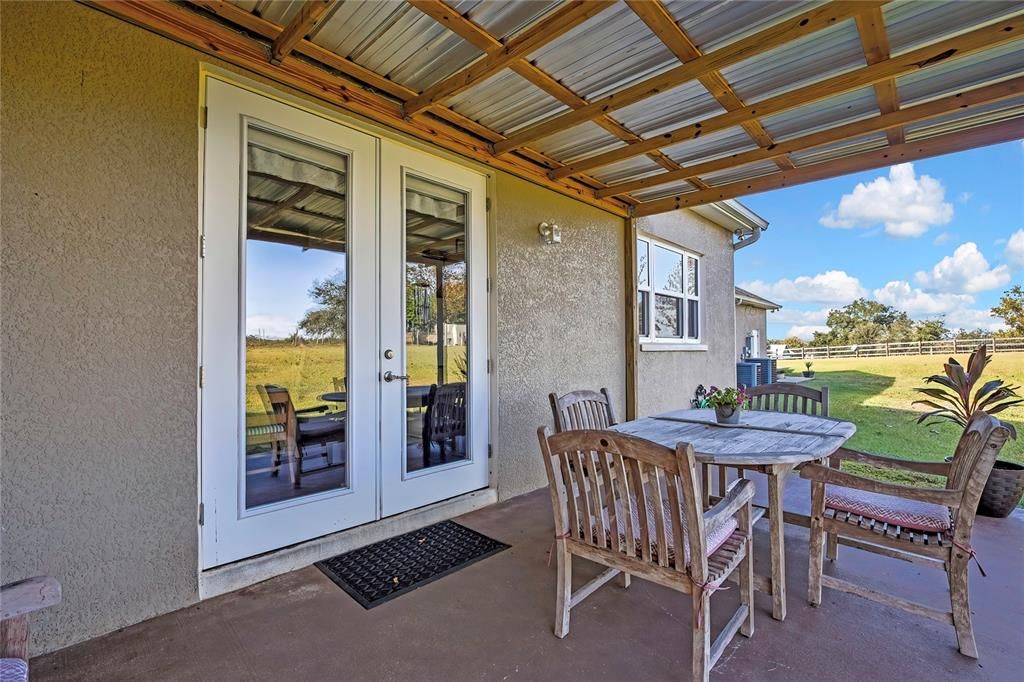 For Sale: $999,999 (4 beds, 3 baths, 2616 Square Feet)