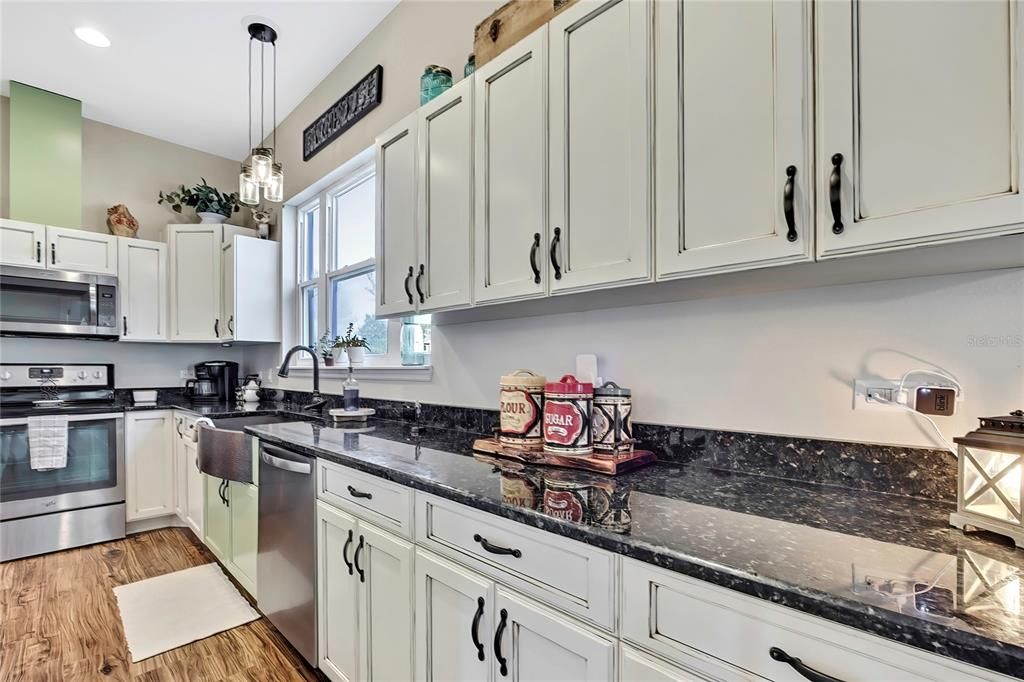 For Sale: $999,999 (4 beds, 3 baths, 2616 Square Feet)