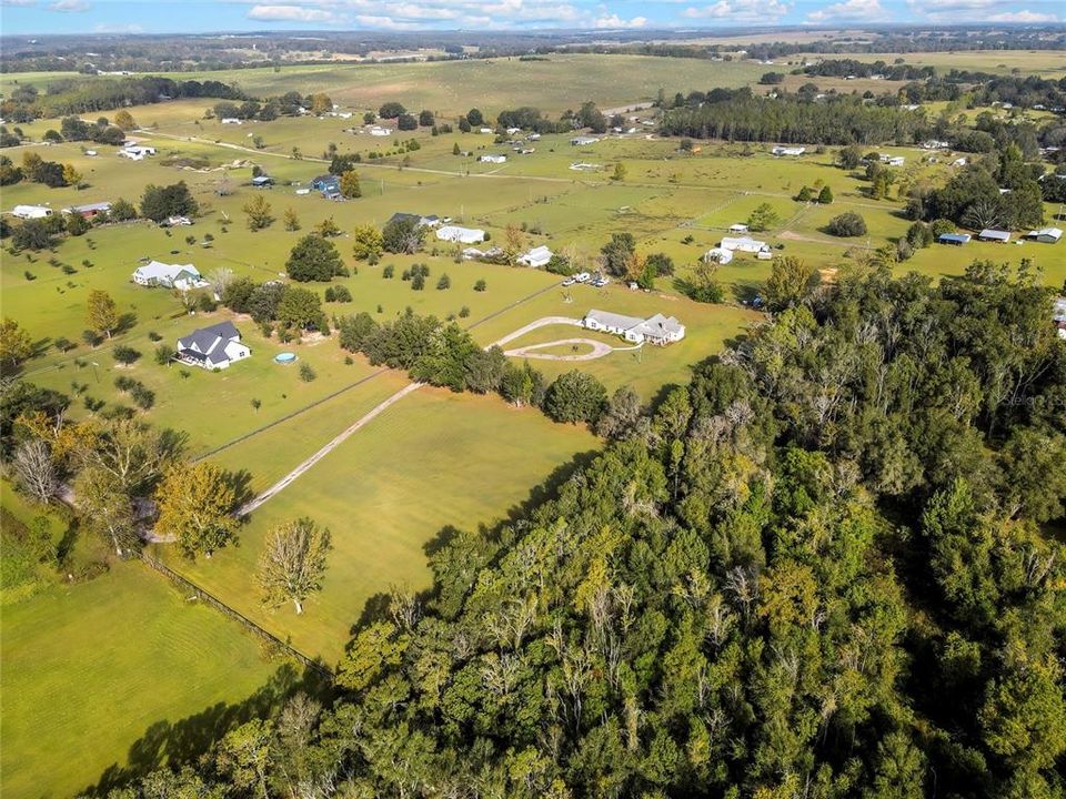 For Sale: $999,999 (4 beds, 3 baths, 2616 Square Feet)